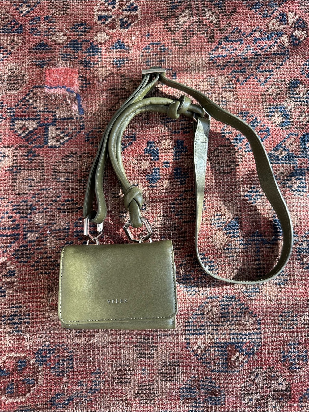 Vรจlez Olive Green Leather Mini Crossbody Wallet